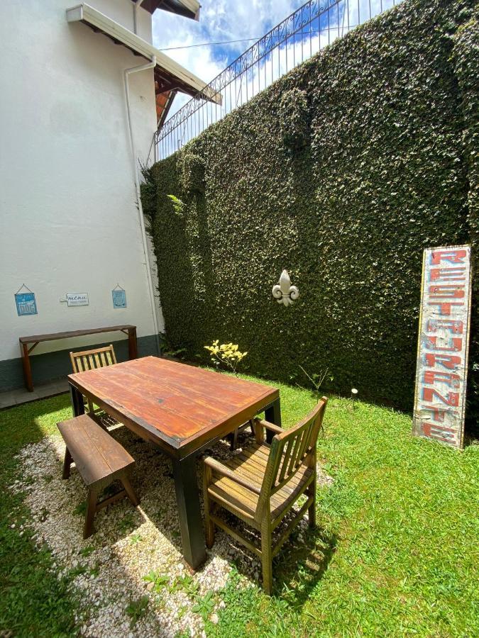 Apartamento em Condomínio Campos do Jordão Exterior foto