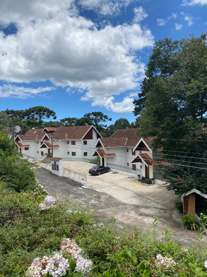 Apartamento em Condomínio Campos do Jordão Exterior foto